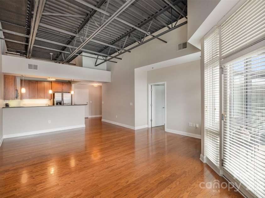 3920 Sharon Road, Charlotte, NC 28211.  MLS# CAR4225091, YatesRealty ID 9402. 