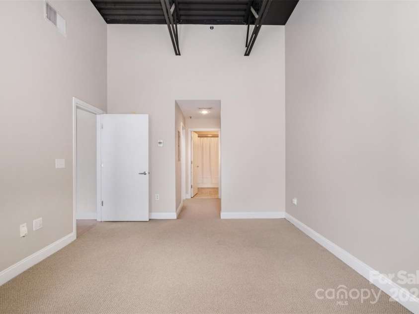 3920 Sharon Road, Charlotte, NC 28211.  MLS# CAR4225091, YatesRealty ID 9402. 