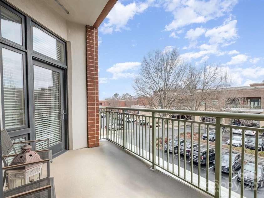 3920 Sharon Road, Charlotte, NC 28211.  MLS# CAR4225091, YatesRealty ID 9402. 