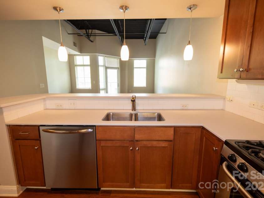 3920 Sharon Road, Charlotte, NC 28211.  MLS# CAR4225091, YatesRealty ID 9402. 