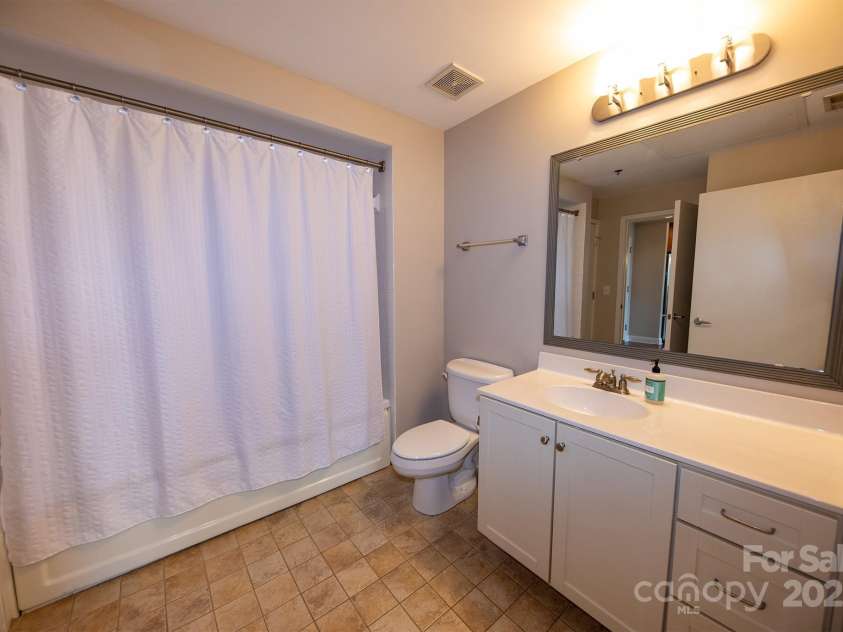 3920 Sharon Road, Charlotte, NC 28211.  MLS# CAR4225091, YatesRealty ID 9402. 
