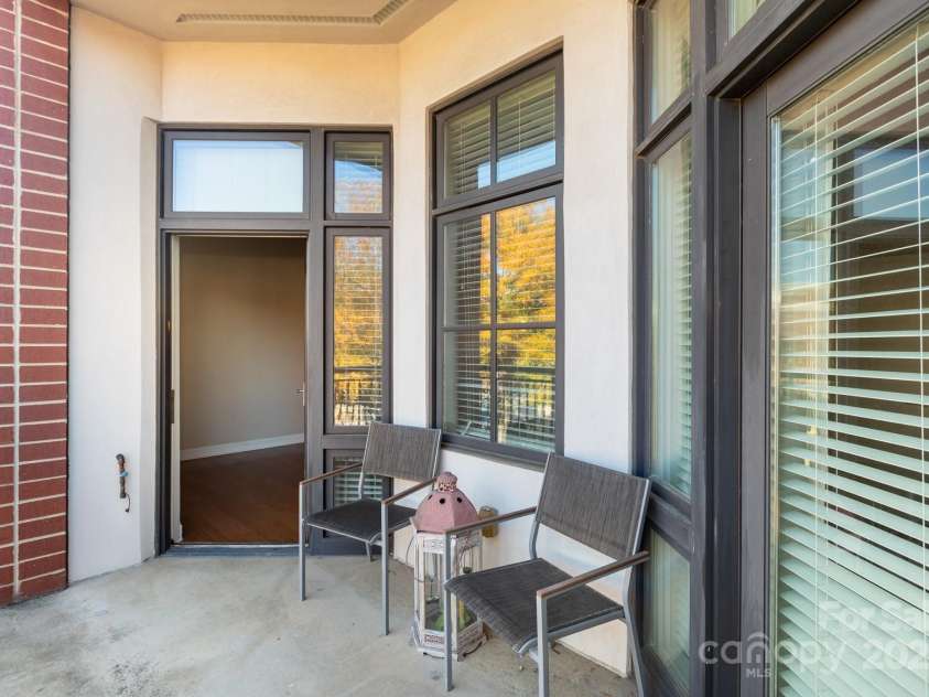 3920 Sharon Road, Charlotte, NC 28211.  MLS# CAR4322222, YatesRealty ID 9402. Balcony