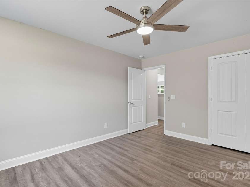 6015 Zoo Parkway, Asheboro, NC 27205.  MLS# CAR4308041, YatesRealty ID 9402. 
