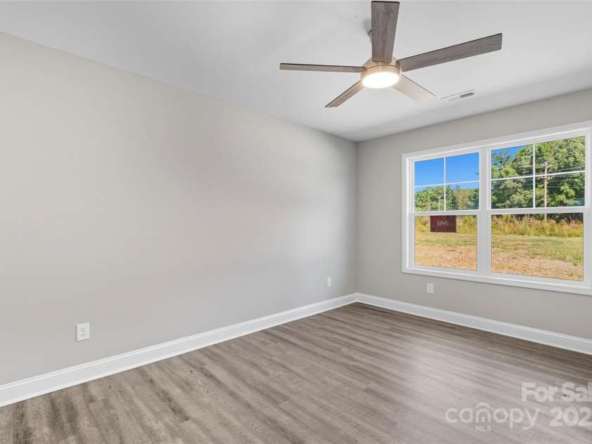 6015 Zoo Parkway, Asheboro, NC 27205.  MLS# CAR4308041, YatesRealty ID 9402. 