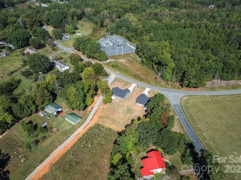 6015 Zoo Parkway, Asheboro, NC 27205.  MLS# CAR4308041, YatesRealty ID 9402. 
