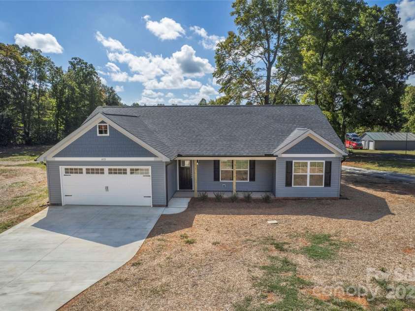 6015 Zoo Parkway, Asheboro, NC 27205.  MLS# CAR4308041, YatesRealty ID 9402. 