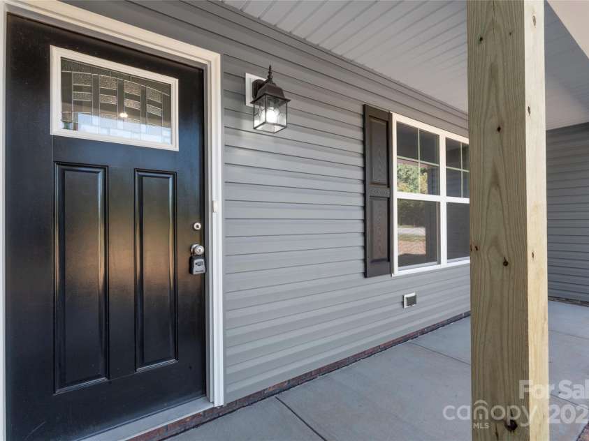 6015 Zoo Parkway, Asheboro, NC 27205.  MLS# CAR4308041, YatesRealty ID 9402. 