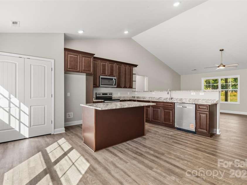 6015 Zoo Parkway, Asheboro, NC 27205.  MLS# CAR4308041, YatesRealty ID 9402. 
