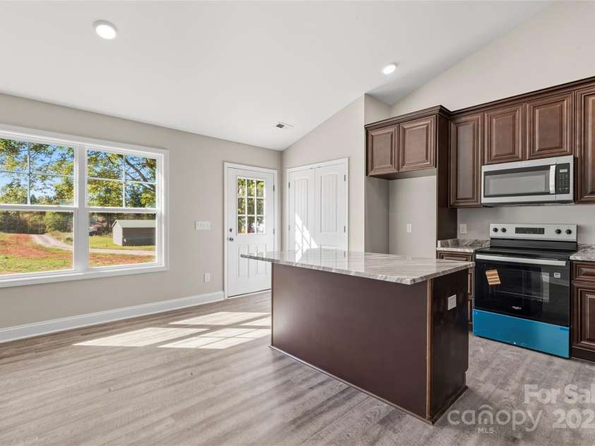 6015 Zoo Parkway, Asheboro, NC 27205.  MLS# CAR4308041, YatesRealty ID 9402. 