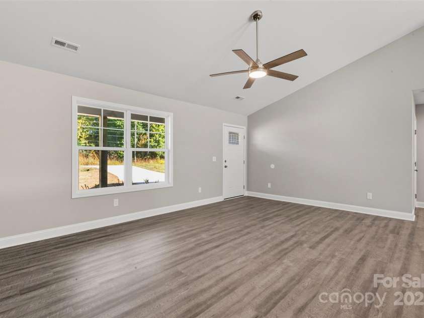 6015 Zoo Parkway, Asheboro, NC 27205.  MLS# CAR4308041, YatesRealty ID 9402. 