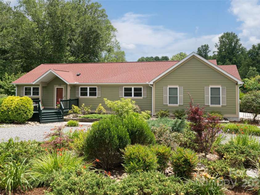 440 Island Ford Road, Brevard, NC 28712.  MLS# CAR4217066, YatesRealty ID 9405. 