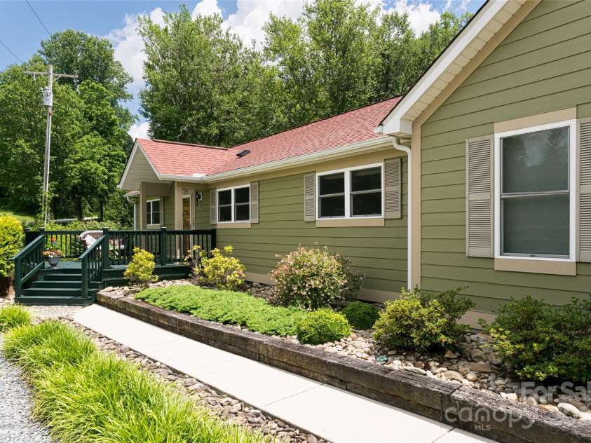 440 Island Ford Road, Brevard, NC 28712.  MLS# CAR4217066, YatesRealty ID 9405. 