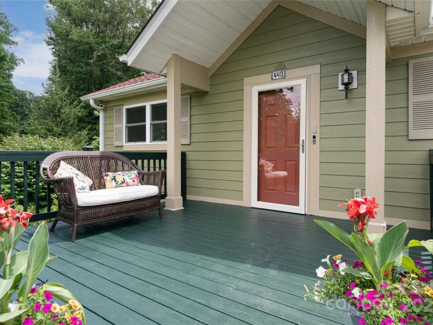 440 Island Ford Road, Brevard, NC 28712.  MLS# CAR4217066, YatesRealty ID 9405. 