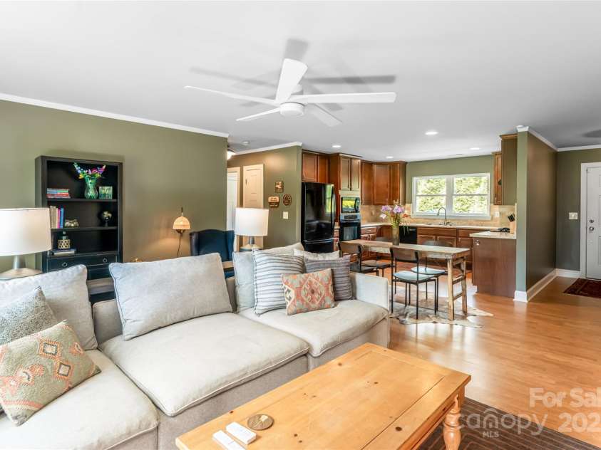 440 Island Ford Road, Brevard, NC 28712.  MLS# CAR4217066, YatesRealty ID 9405. 