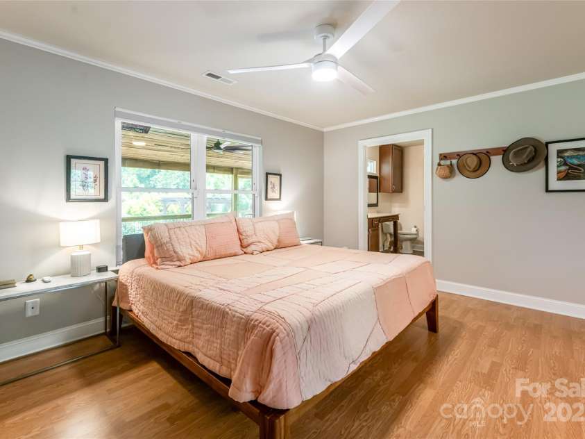 440 Island Ford Road, Brevard, NC 28712.  MLS# CAR4217066, YatesRealty ID 9405. 