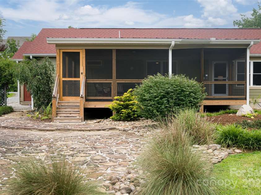 440 Island Ford Road, Brevard, NC 28712.  MLS# CAR4217066, YatesRealty ID 9405. 