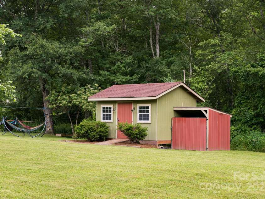 440 Island Ford Road, Brevard, NC 28712.  MLS# CAR4217066, YatesRealty ID 9405. 
