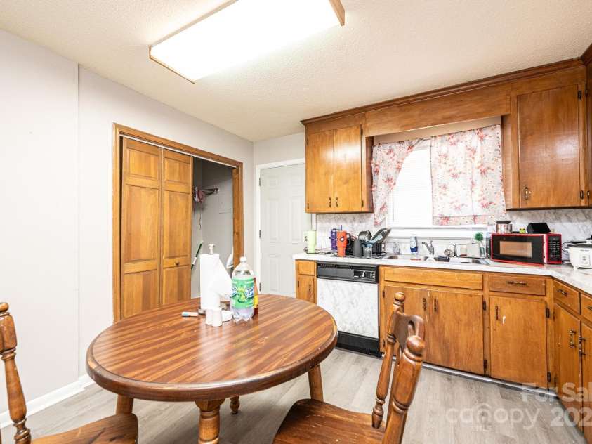 230 park Lane, Newton, NC 28658.  MLS# CAR4250486, YatesRealty ID 9408. 