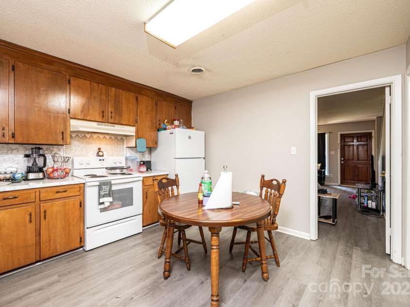 230 park Lane, Newton, NC 28658.  MLS# CAR4250486, YatesRealty ID 9408. 