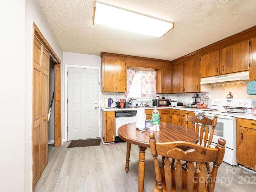 230 park Lane, Newton, NC 28658.  MLS# CAR4250486, YatesRealty ID 9408. 