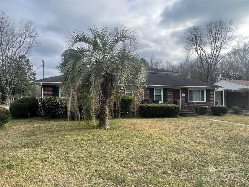 1529 Market Street, Cheraw, SC 29520.  MLS# CAR4223765, YatesRealty ID 941. 