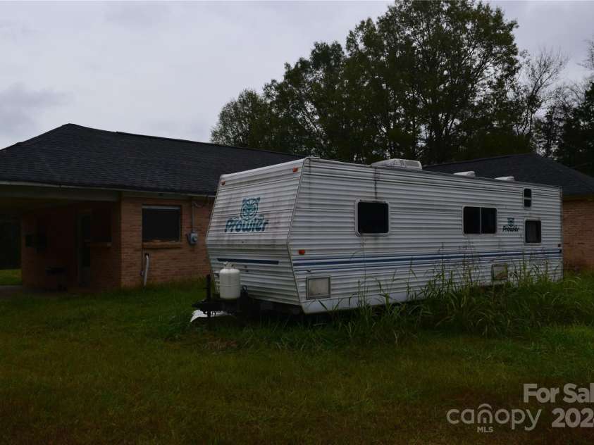 596 Armory Road, Chester, SC 29706.  MLS# CAR4202903, YatesRealty ID 9410. 