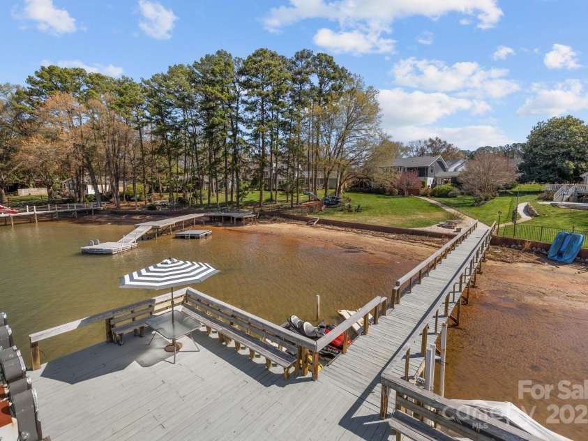 15921 Cramur Drive, Huntersville, NC 28078.  MLS# CAR4237838, YatesRealty ID 9411. 