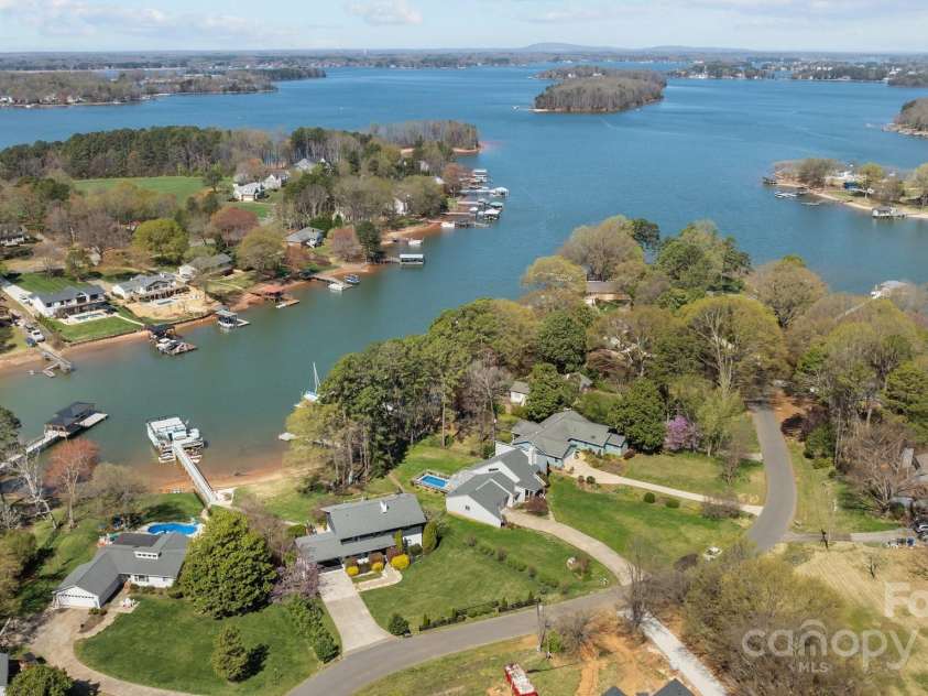 15921 Cramur Drive, Huntersville, NC 28078.  MLS# CAR4237838, YatesRealty ID 9411. 