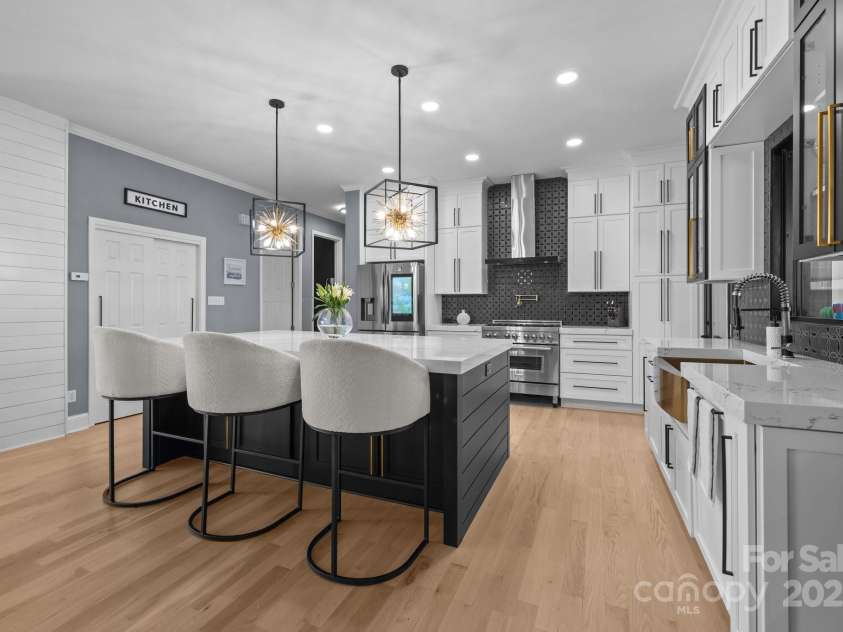 15921 Cramur Drive, Huntersville, NC 28078.  MLS# CAR4237838, YatesRealty ID 9411. 