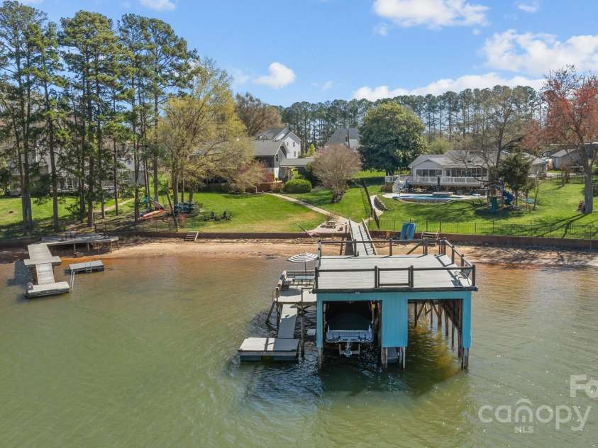 15921 Cramur Drive, Huntersville, NC 28078.  MLS# CAR4237838, YatesRealty ID 9411. 