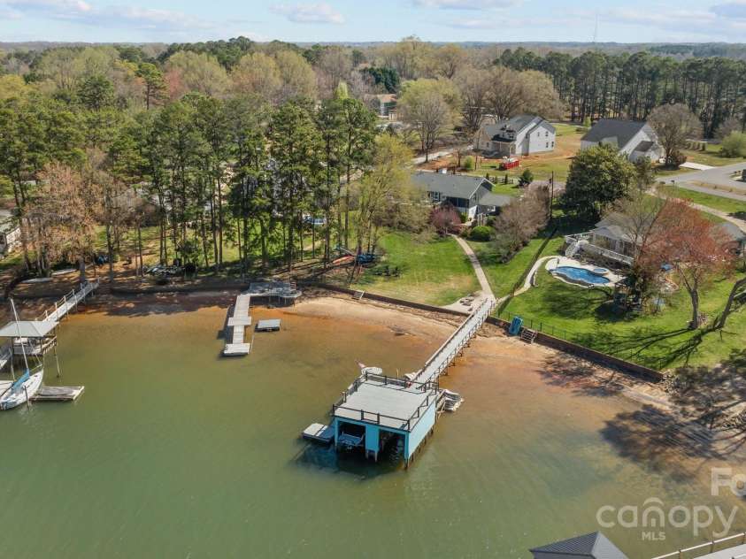 15921 Cramur Drive, Huntersville, NC 28078.  MLS# CAR4237838, YatesRealty ID 9411. 