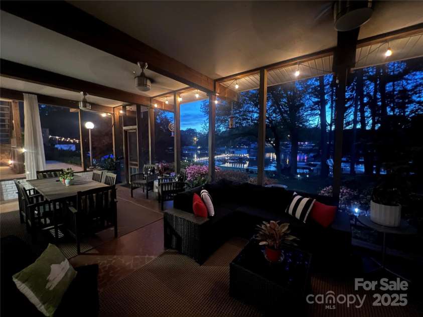 15921 Cramur Drive, Huntersville, NC 28078.  MLS# CAR4237838, YatesRealty ID 9411. 
