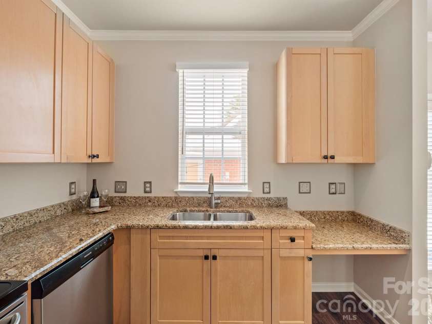 1001 Central Park Circle, Davidson, NC 28036.  MLS# CAR4343313, YatesRealty ID 9412. 