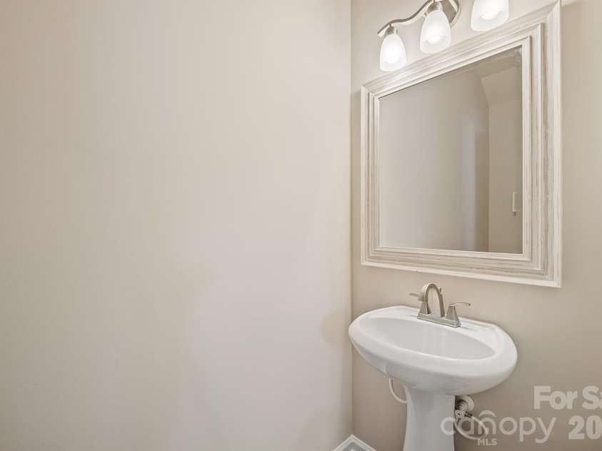 1001 Central Park Circle, Davidson, NC 28036.  MLS# CAR4343313, YatesRealty ID 9412. 
