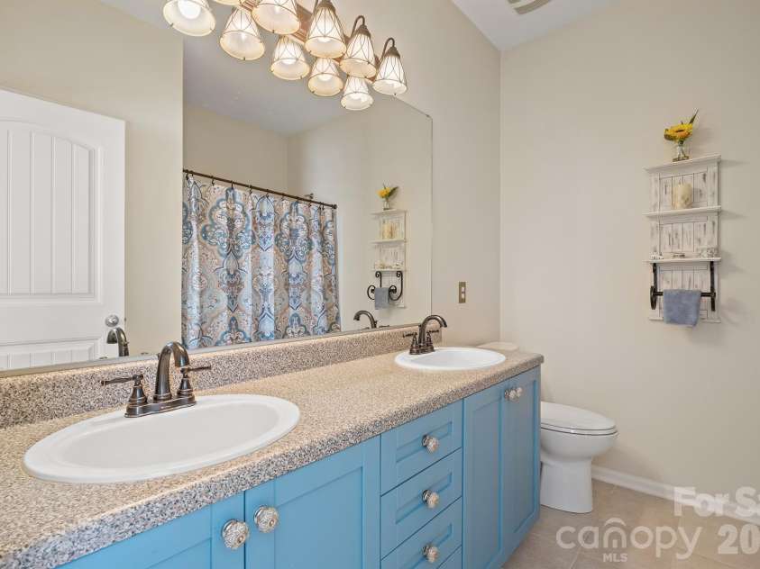 1001 Central Park Circle, Davidson, NC 28036.  MLS# CAR4343313, YatesRealty ID 9412. 