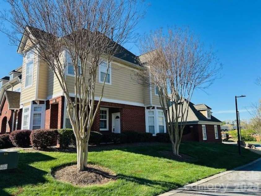 1001 Central Park Circle, Davidson, NC 28036.  MLS# CAR4343313, YatesRealty ID 9412. 