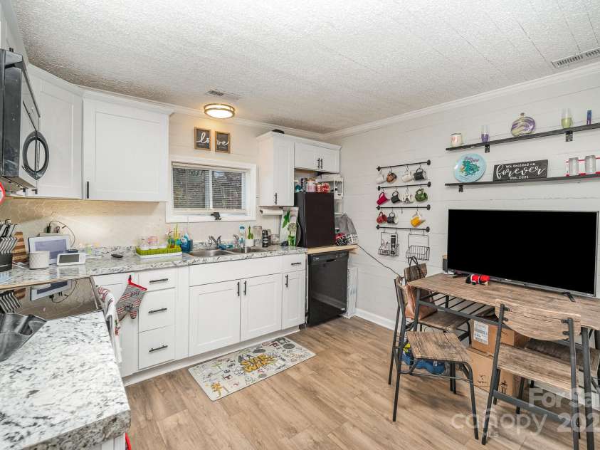 705 Sumter Street, Lancaster, SC 29720.  MLS# CAR4245986, YatesRealty ID 9412. 