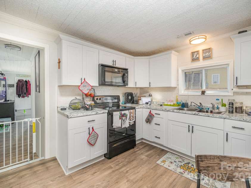 705 Sumter Street, Lancaster, SC 29720.  MLS# CAR4245986, YatesRealty ID 9412. 