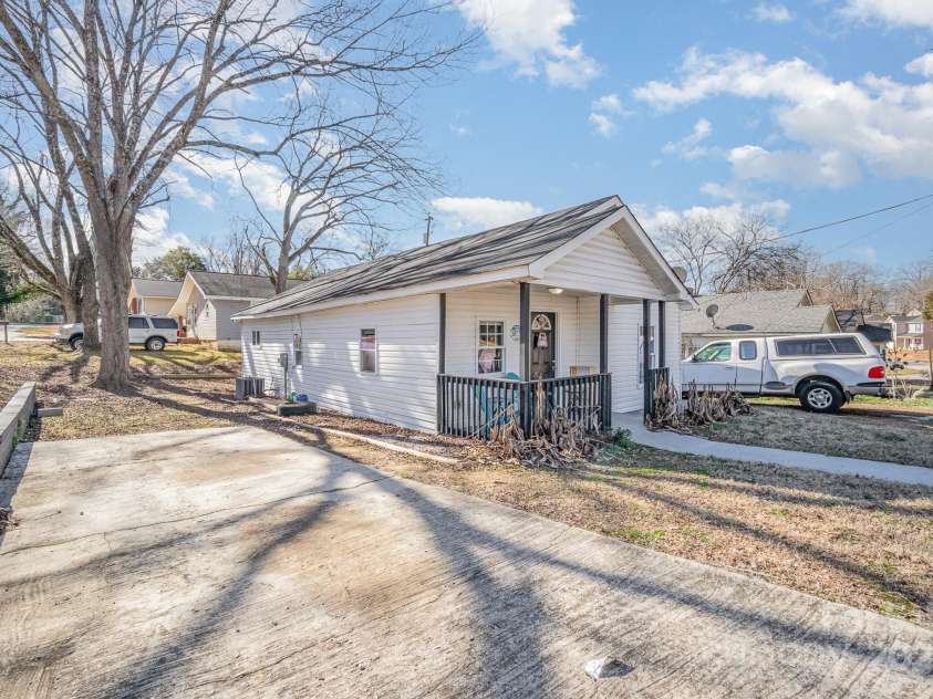 705 Sumter Street, Lancaster, SC 29720.  MLS# CAR4245986, YatesRealty ID 9412. 