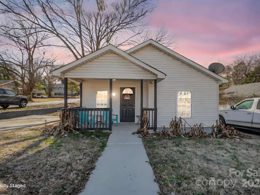 705 Sumter Street, Lancaster, SC 29720.  MLS# CAR4245986, YatesRealty ID 9412. 