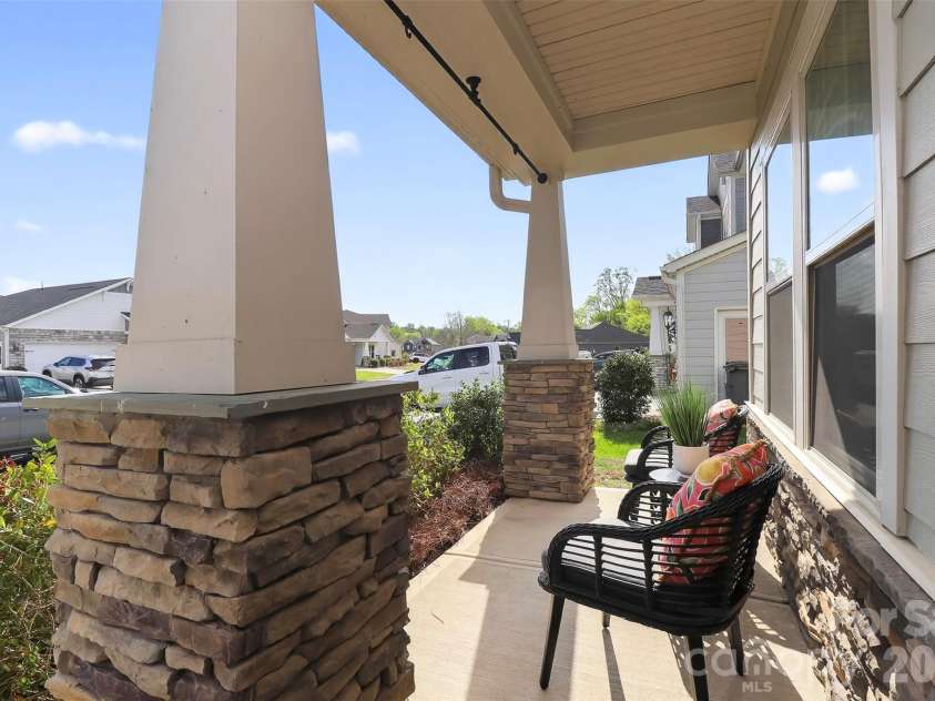 3851 Longmore Lane, Kannapolis, NC 28081.  MLS# CAR4359323, YatesRealty ID 9413. Covered Front Porch