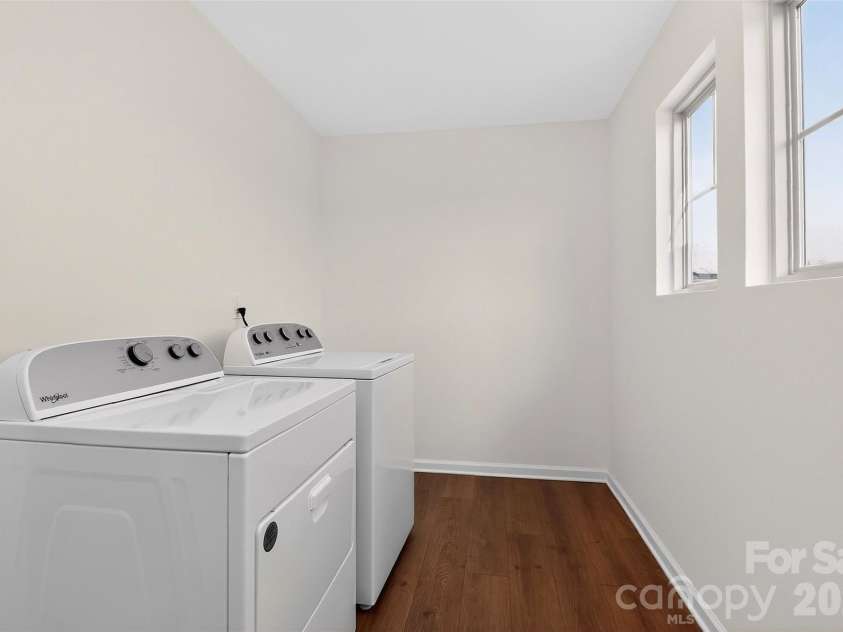 3851 Longmore Lane, Kannapolis, NC 28081.  MLS# CAR4359323, YatesRealty ID 9413. Full Bathroom Upstairs
