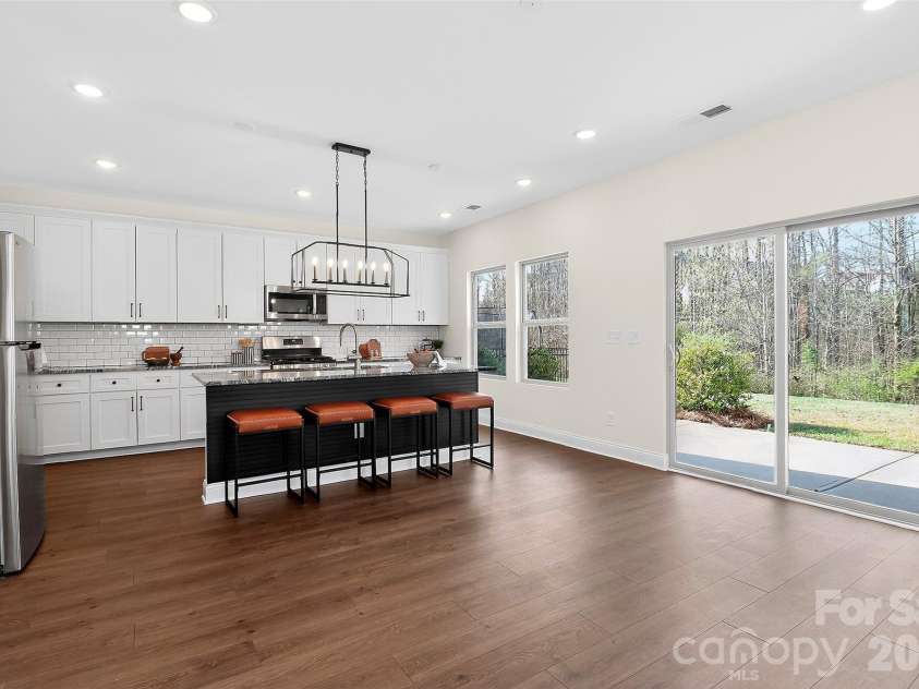 3851 Longmore Lane, Kannapolis, NC 28081.  MLS# CAR4359323, YatesRealty ID 9413. Gourmet Kitchen