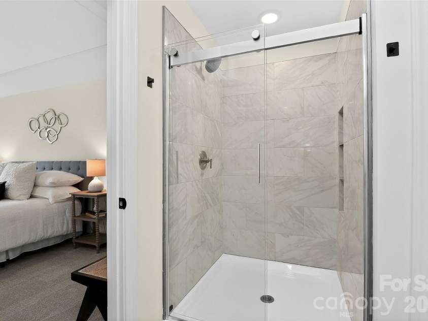 3851 Longmore Lane, Kannapolis, NC 28081.  MLS# CAR4359323, YatesRealty ID 9413. Primary Bathroom