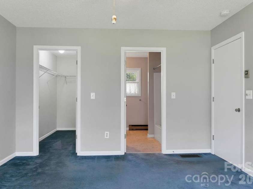 17 Resada Drive, Brevard, NC 28712.  MLS# CAR4349266, YatesRealty ID 9414. 