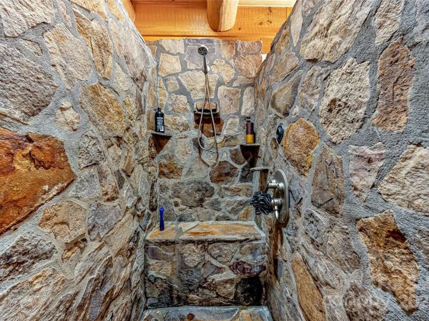 388 Hard To Find Drive, Brevard, NC 28712.  MLS# CAR4244778, YatesRealty ID 9416. 