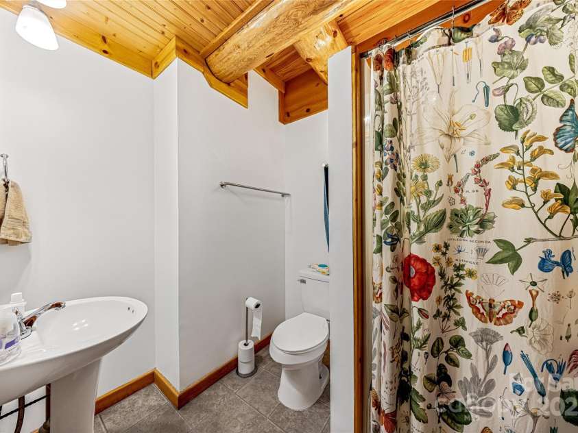 388 Hard To Find Drive, Brevard, NC 28712.  MLS# CAR4244778, YatesRealty ID 9416. 