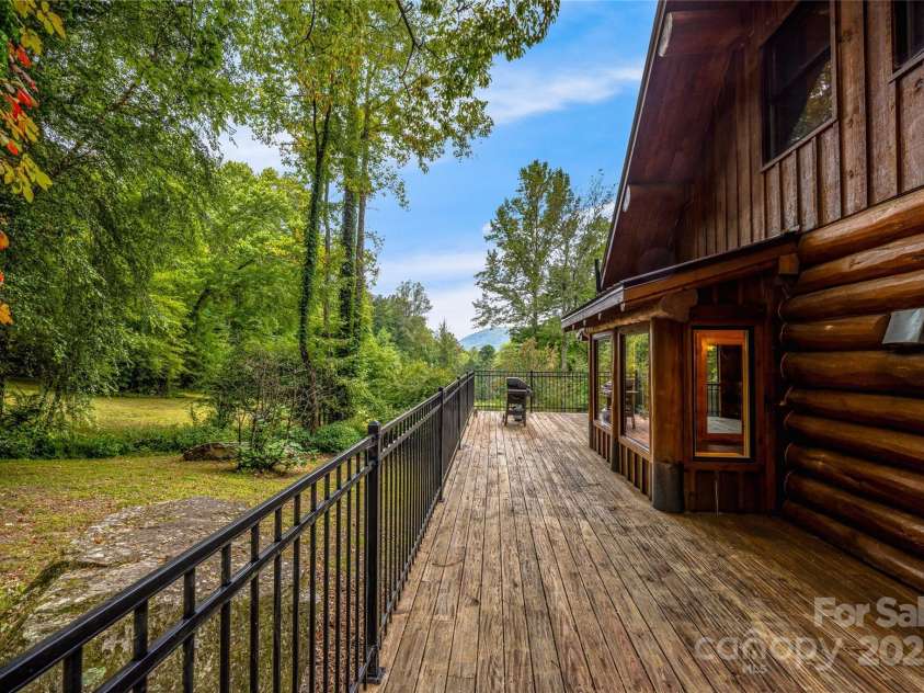 388 Hard To Find Drive, Brevard, NC 28712.  MLS# CAR4244778, YatesRealty ID 9416. 