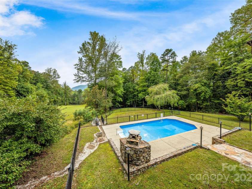 388 Hard To Find Drive, Brevard, NC 28712.  MLS# CAR4244778, YatesRealty ID 9416. 