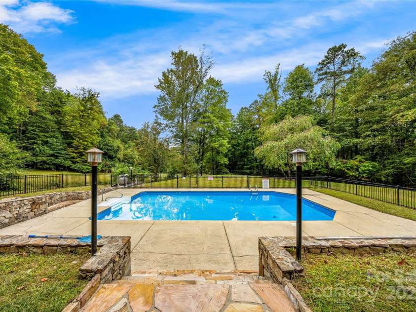 388 Hard To Find Drive, Brevard, NC 28712.  MLS# CAR4244778, YatesRealty ID 9416. 